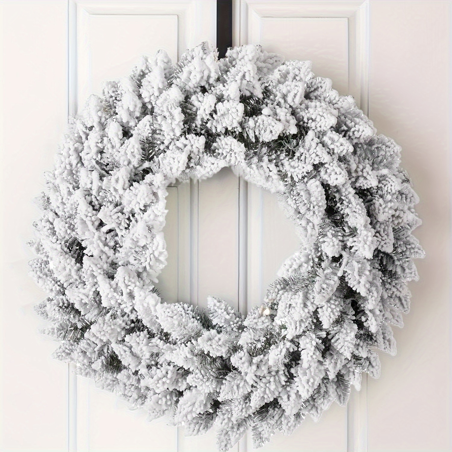 

Modern Flocked Artificial Christmas Wreath - Plastic Snowflake Design For Front Door, Wall, Window Indoor/outdoor Decoration, Wall Hanging, No Feathers, No Power Needed - Holiday Decor (pack Of 1)