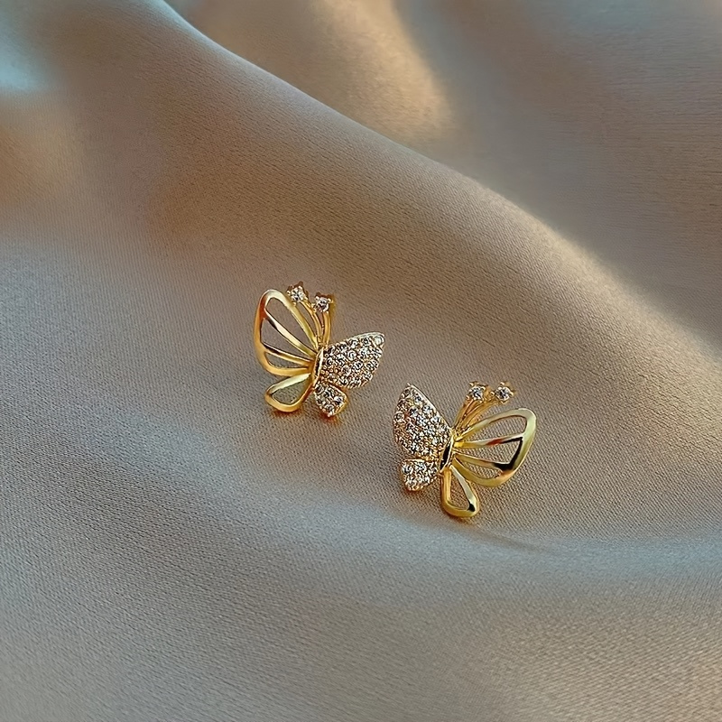 A Pair of Simple and Fashionable Butterfly-Shaped Earrings. Suitable for Daily Wear or Parties