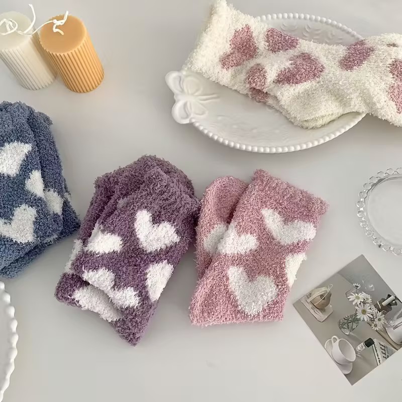 TEMU 2 paires de chaussettes thermiques en pour femme, adaptées aux soins post-, douces en peluche avec détail de boules rondes, mi-hautes, vêtement