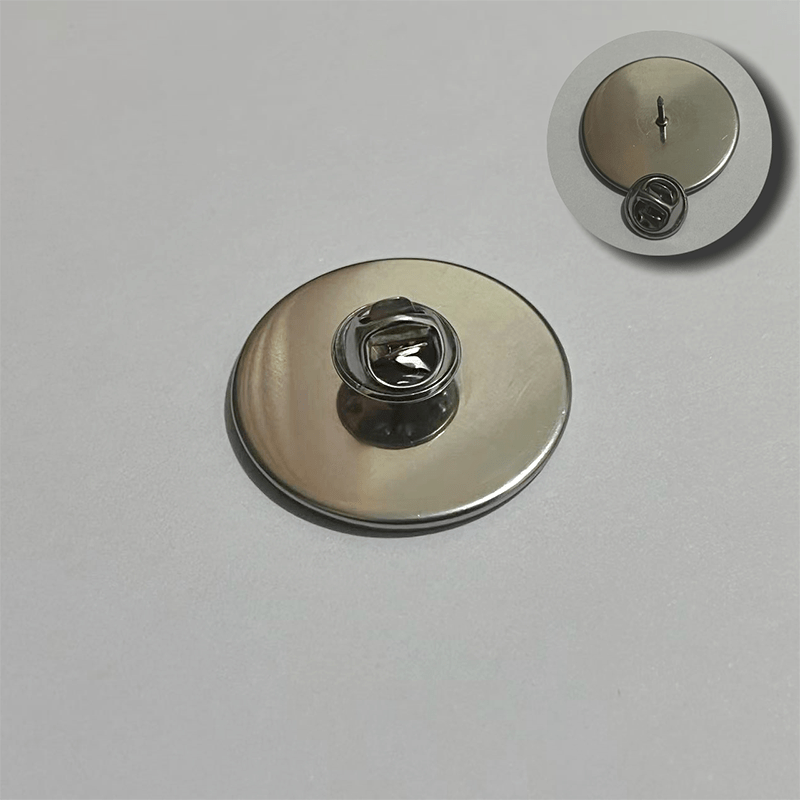 Stylish 2D Flat Brooch with Ornate Patterns
