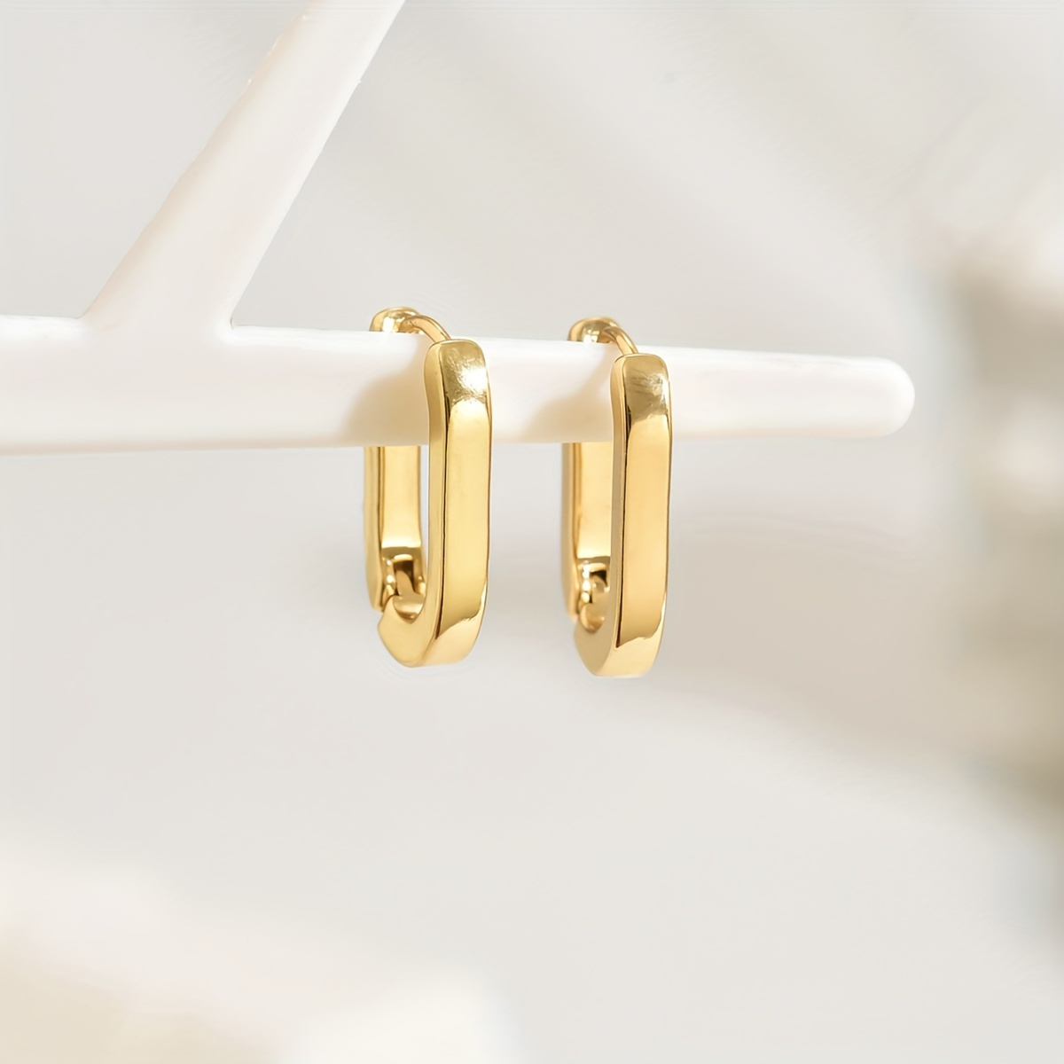Three-dimensional Geometric Inspired Design Hoop Earrings A Pair of Featuring an Elegant and Minimalist Style Suitable for Women's Daily Wear and Gifting Occasions