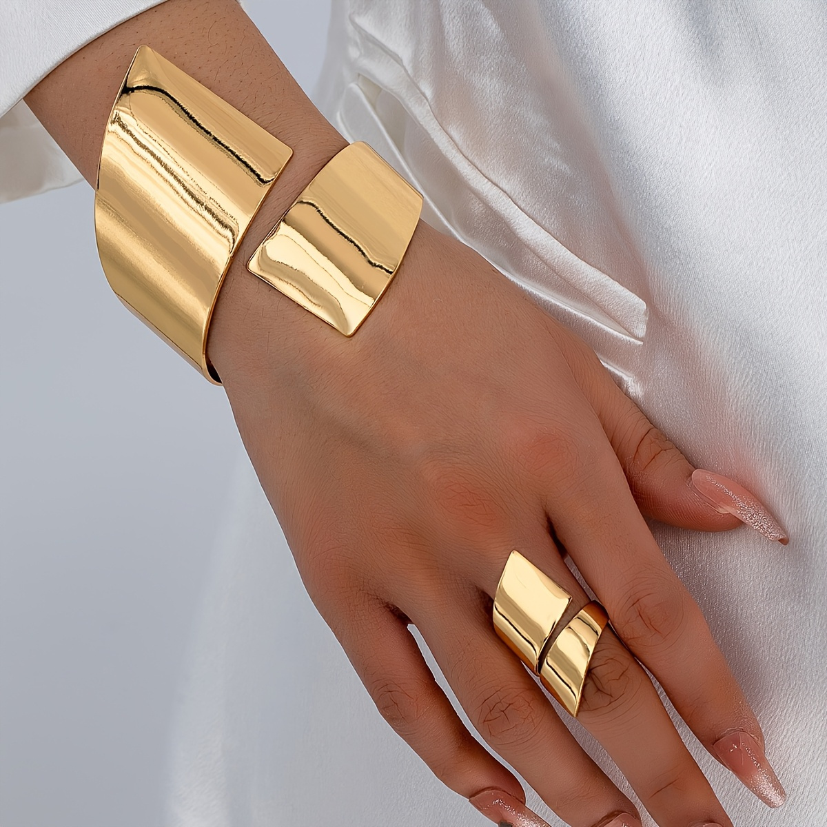E-shop 2-teiliges Set: Leichter Luxus Geometrisches Armband-Ring-Set, Verstellbares Offenes Armband-Ring-Kombination, Vergoldeter Minimalistischer