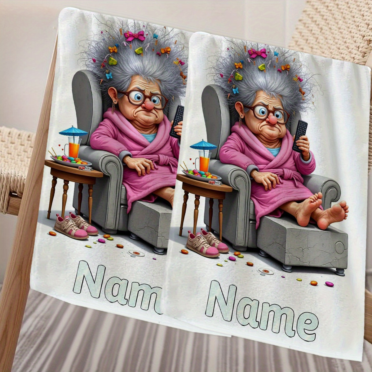E-shop ., Benutzerdefinierter Name, Cartoon-Stil Großmutter-Muster Cartoon Anime Handtuch, Gestreiftes Design, Badezimmerhandtuch, Schnelltrocknendes,