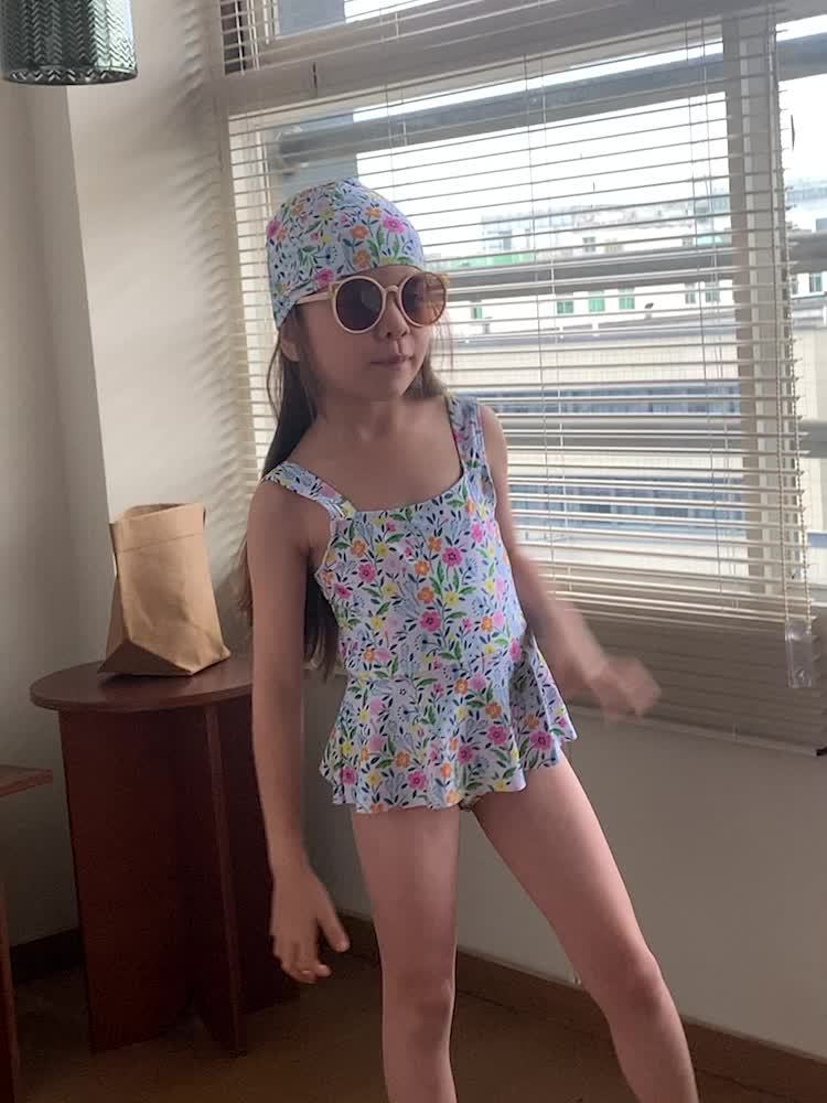 Traje De Baño Niña Unicornio + Gorro Natacion + Gorro Sol