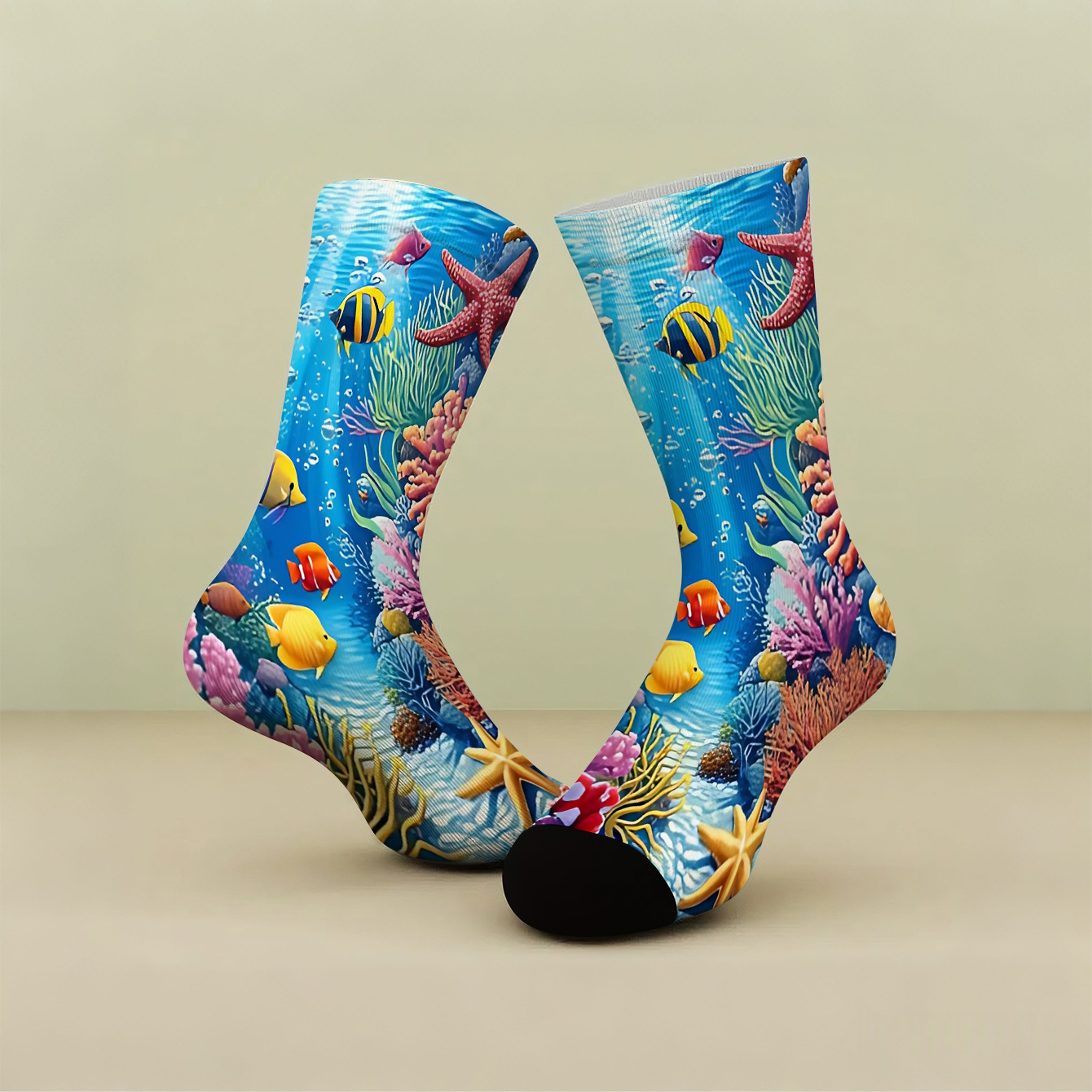 E-shop Unisex Socken mit Aufdruck für Paare mit Unterwasserwelt, Korallen- und Fischmuster, mittelhohe Wadenlänge, und vielseitig. Perfekte Geschenke