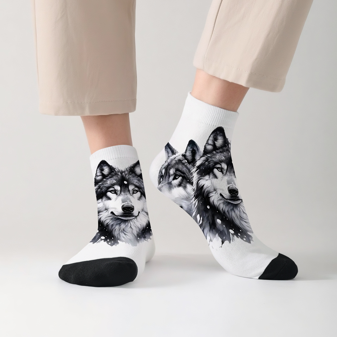TEMU 1 Pair Of Black And White Picture Socks With , Creative Compression Socks, Fashionable Men's/women's Socks, Perfect For Holiday Gifts, Cute