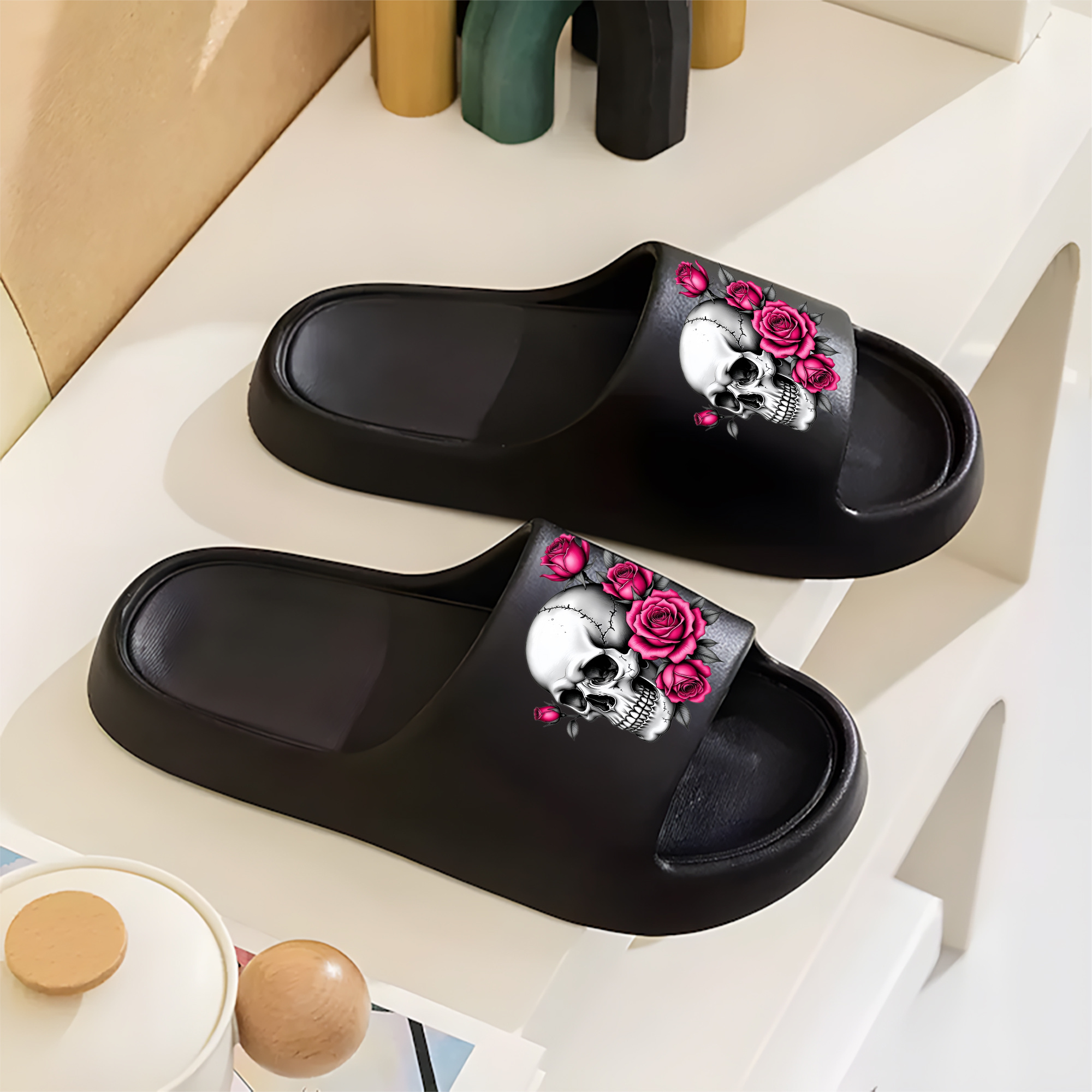 TEMU 1 Paire de Pantoufles d'Intérieur pour Femmes, Style Gothique et Rose, Pantoufles Décontractées, Pantoufles Plates, Pantoufles à Bout Ouvert,