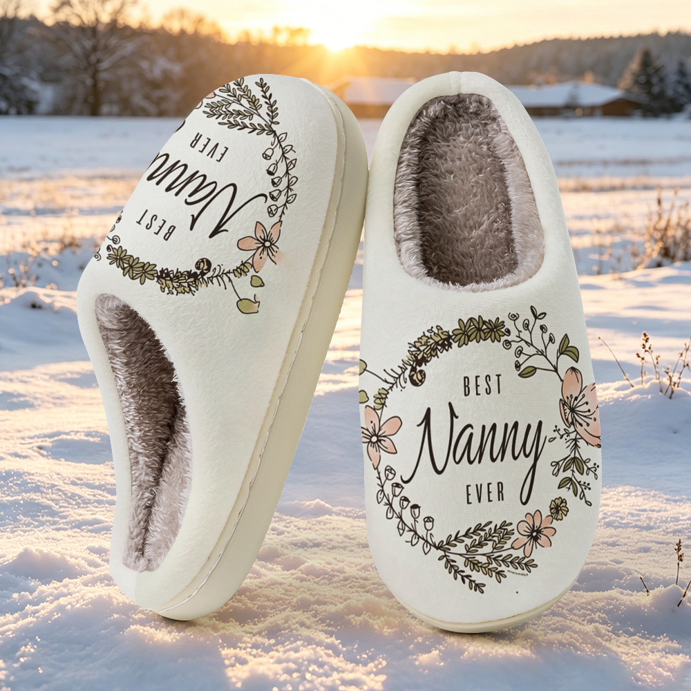 TEMU Women's Fashionable, Elegant, And Minimalist Slippers With Floral Wreath And "best Nanny Ever" Text Print. Unisex Design, A Must-have Gift For