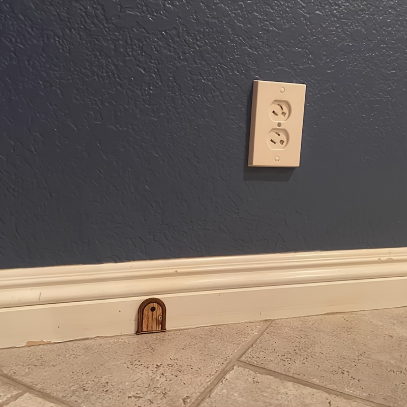 2D Flat, 2D Flat 1pc, Mini Vintage Wooden Fantasy Mouse Door Hanger - No Electricity Required, Easy Installation, Easter Halloween Christmas Decoration, Whimsical Living Room Ornament, Suitable for Fantasy Enthusiasts and Children, Cute Home Decor