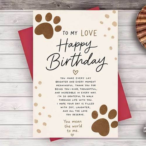 un sobre y una de felicitación: de felicitación de para pareja con diseño de de patas para aniversario o de ocasión