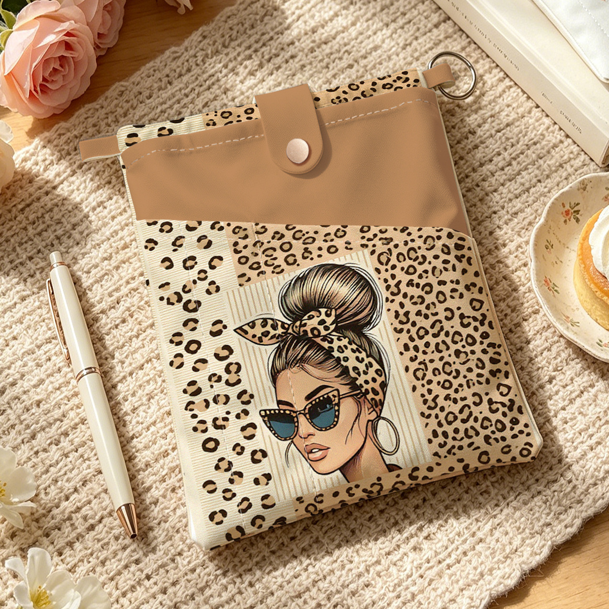 TEMU 1 pièce Housse de livre à imprimé léopard avec illustration de fille et étui A5 pour stylos, cahiers, livres - Housse pour bureau, cadeau pour