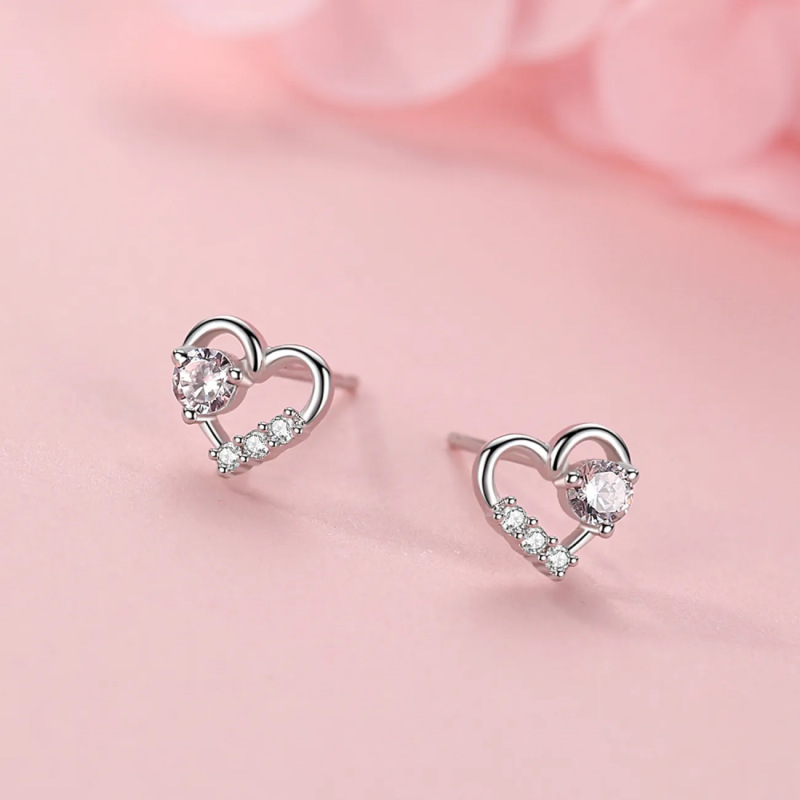Women's S925 Sterling Silver Hollow-Out Heart Zircon Stud Earrings