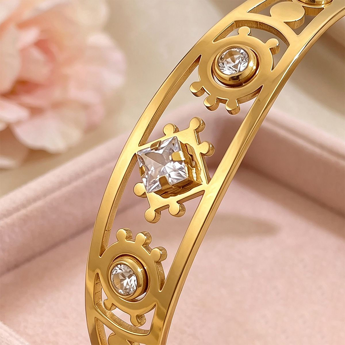 Unisex 18K Golden Plated Exquisite Bangle, Casual Home Wear