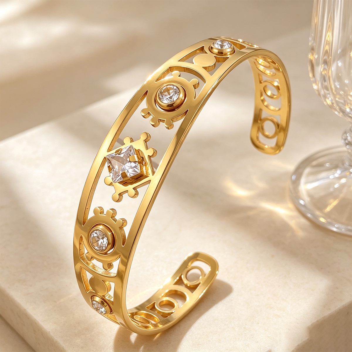 Unisex 18K Golden Plated Exquisite Bangle, Casual Home Wear