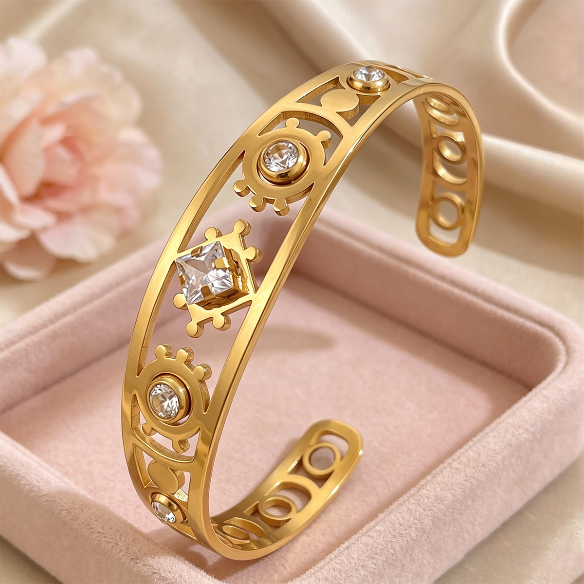 Unisex 18K Golden Plated Exquisite Bangle, Casual Home Wear