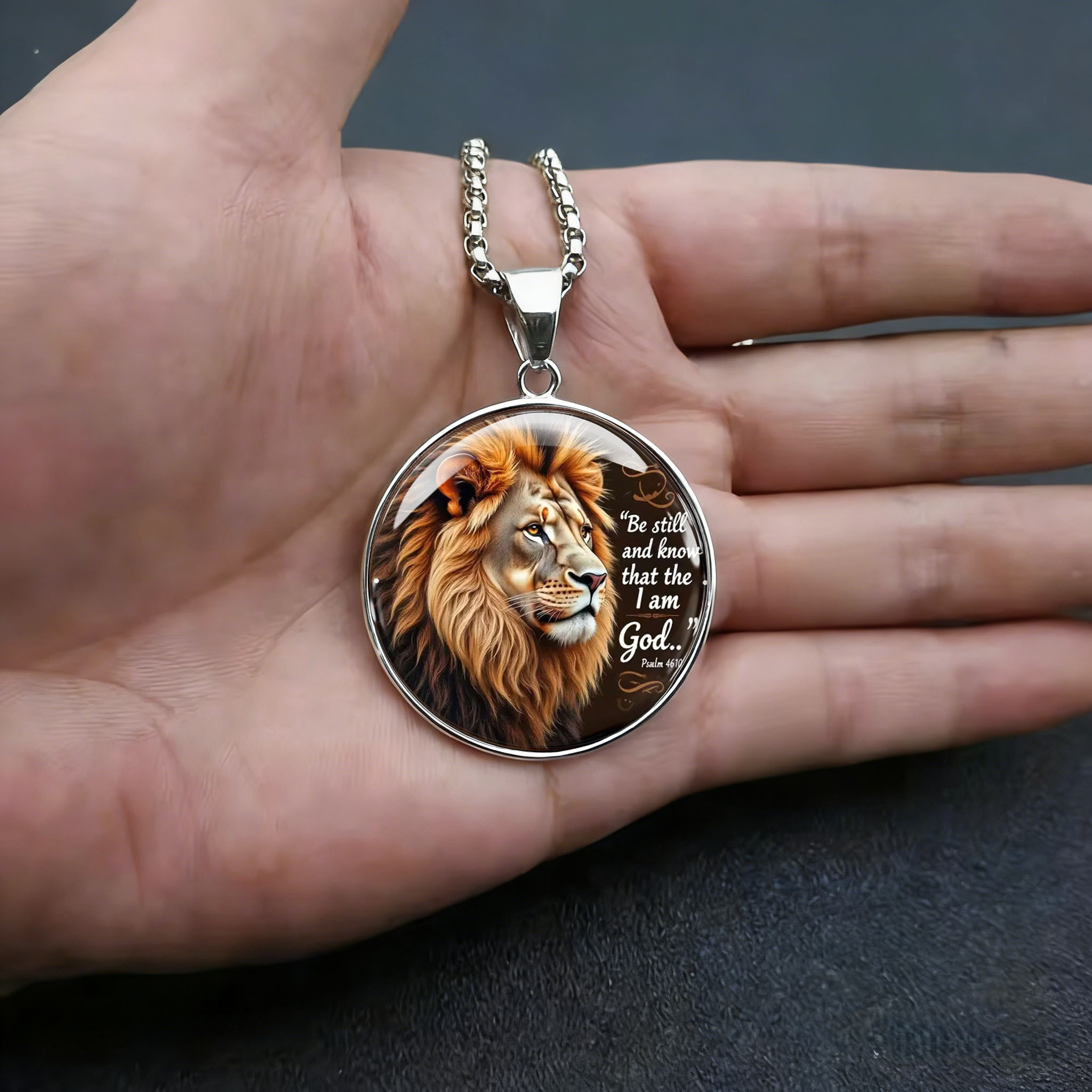 2D Flat Lion Head Pattern Men's Pendant Necklace