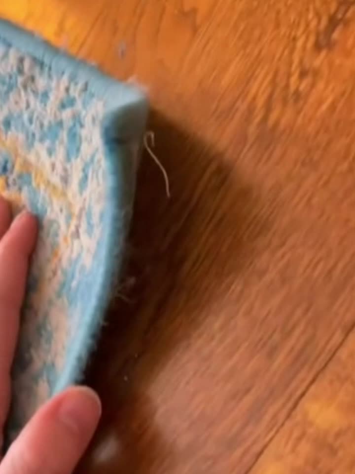 Agarres para alfombras con súper adherencia, cinta antideslizante para  alfombra que mantiene tu alfombra en su lugar y hace que las esquinas sean