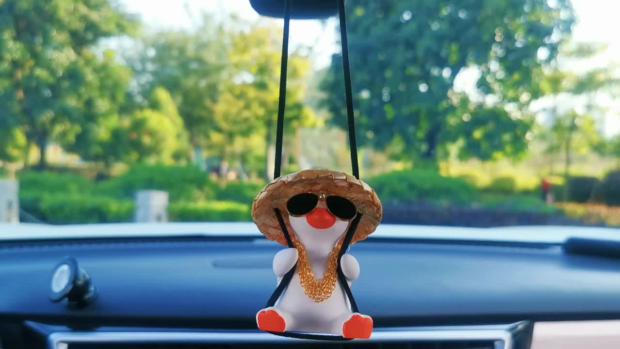 Cute Car Charm Hanging Ornament Cool Swinging Duck Car Accessories
