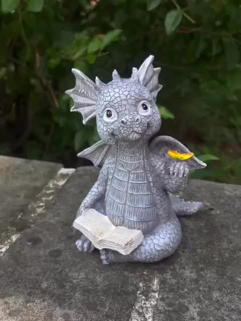 baby dragon sculpture