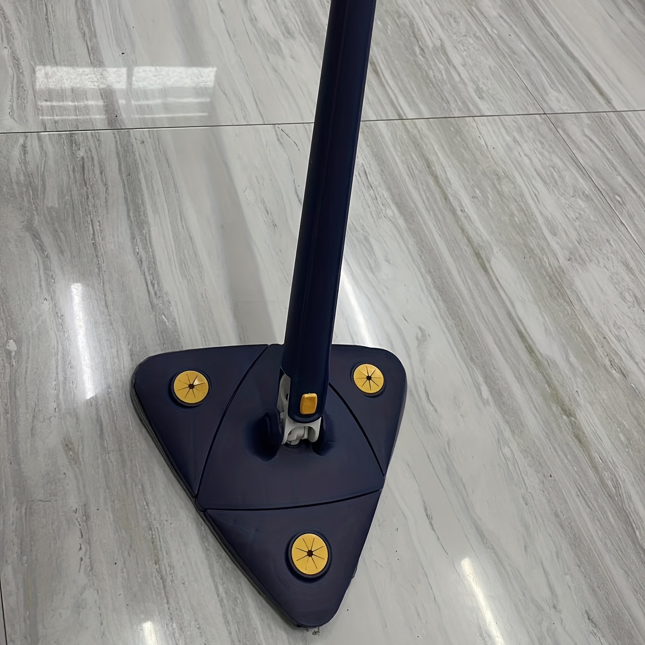 https://img.kwcdn.com/product/360-rotatable-adjustable-cleaning-mop/d69d2f15w98k18-d3f2b231/Fancyalgo/VirtualModelMatting/8cfbdddb927a507fc4296b0208021b3b.jpg?imageView2/2/w/400/q/80/format/webp