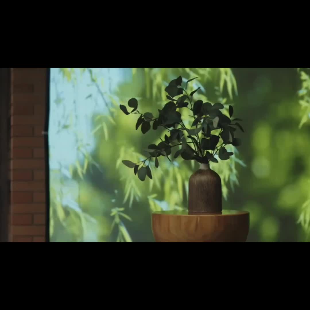16:9 HD Foldable Projection Screen with Anti-Wrinkle Design