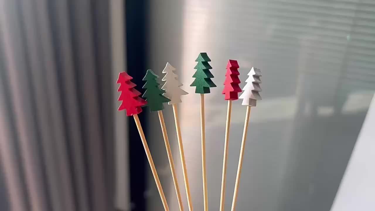 50 Pack Bamboo Christmas Tree Cocktail Picks with Leaf for Appetizers