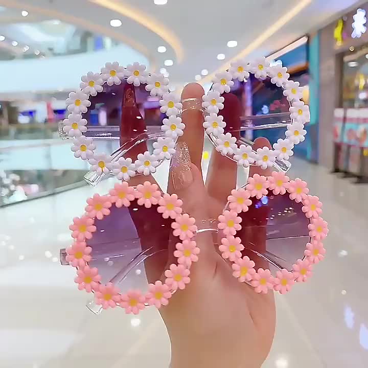 JINSIJU Kids Round Flower Sunglasses, Cute Anti-UV Sunglasses Photography  Prop with Colorful Heart Charms