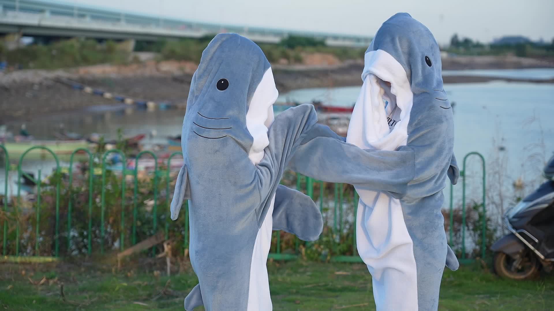 Coperta di squalo per ragazzi ragazze super morbido accogliente flanella  felpa con cappuccio coda di squalo felpa in pile indossabile gettare coperta  bambini cosplay costume da squalo regali di squalo per squalo