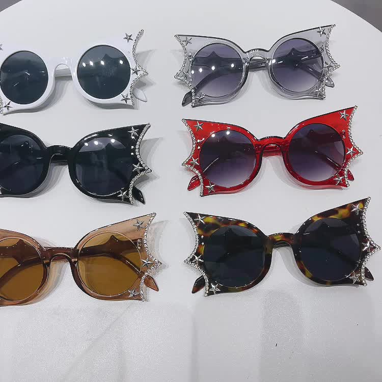 New Sports Sunglasses Women Y2K Oversize Bat Sun Glasses Men