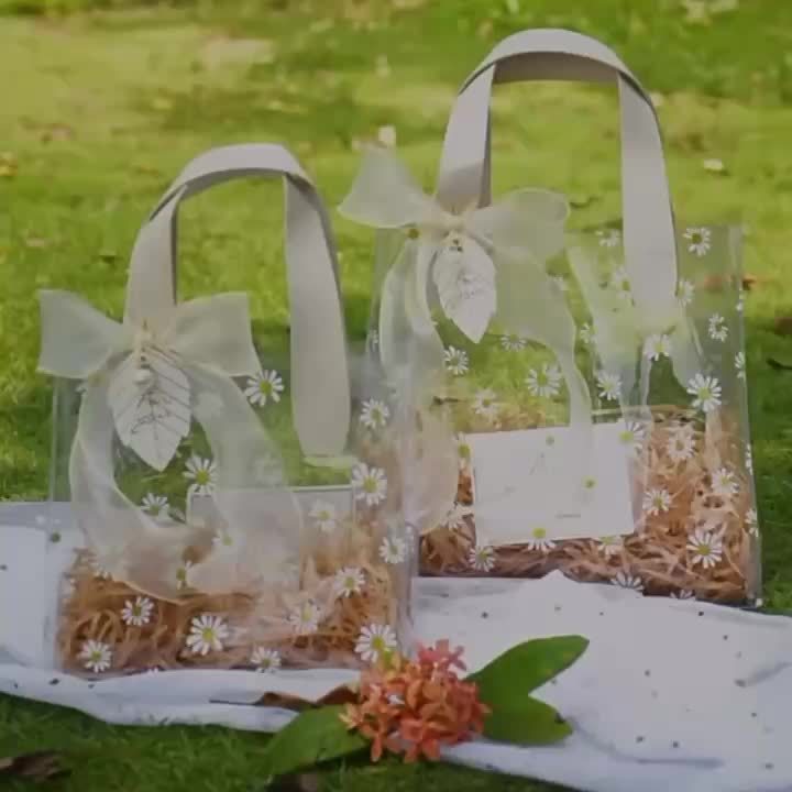 Clear Daisy Print Pvc Gift Bag With Ribbon - Perfect For Weddings, Parties,  And Holidays - Portable And Stylish Gift Packaging - Temu