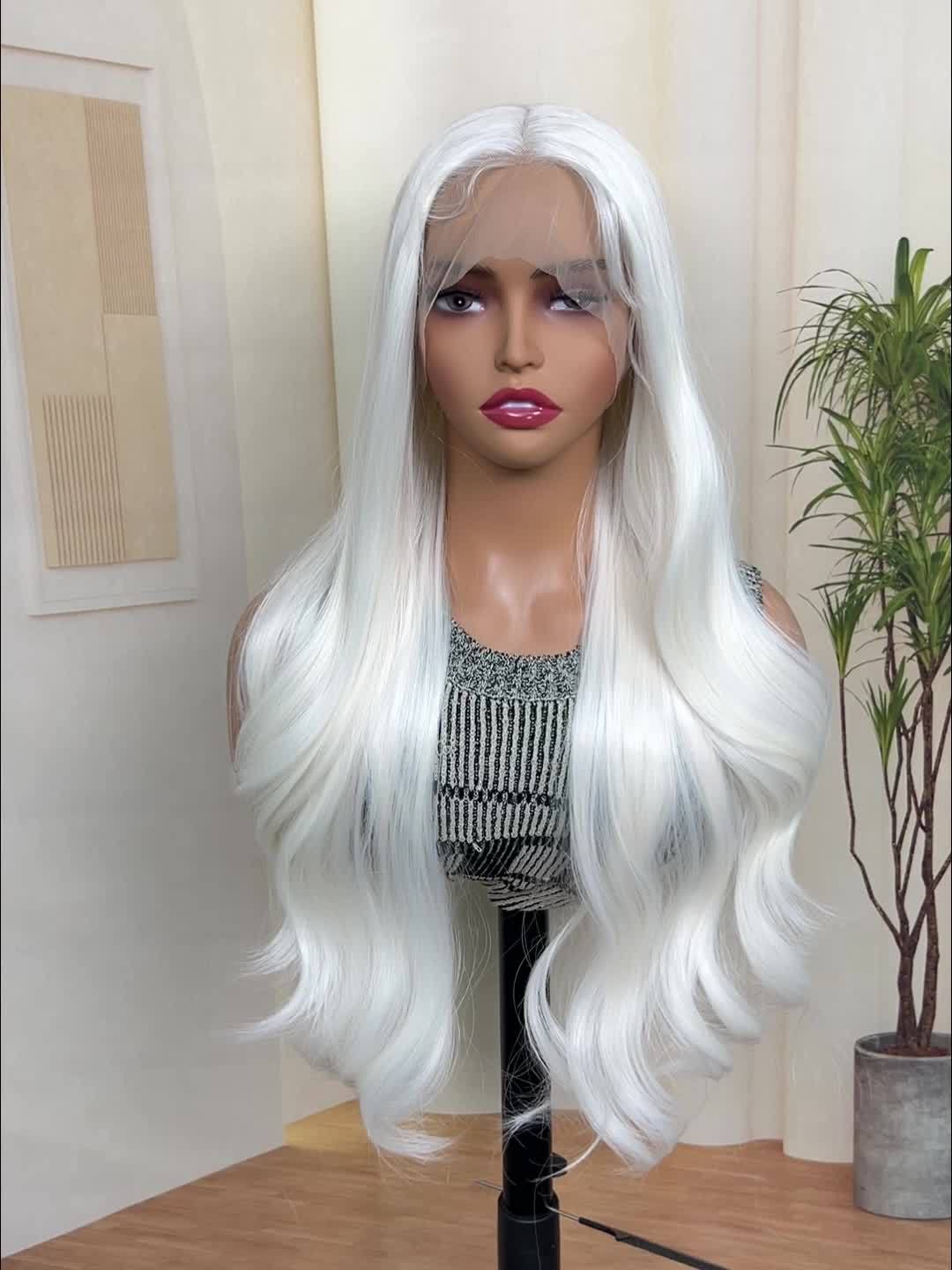 Silver on sale blonde wig