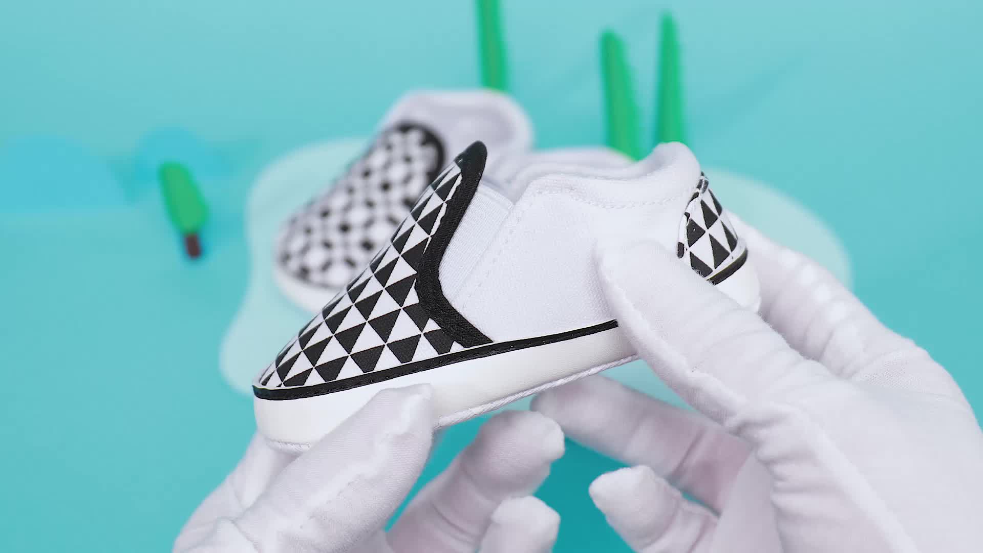 Infant hotsell checkerboard vans