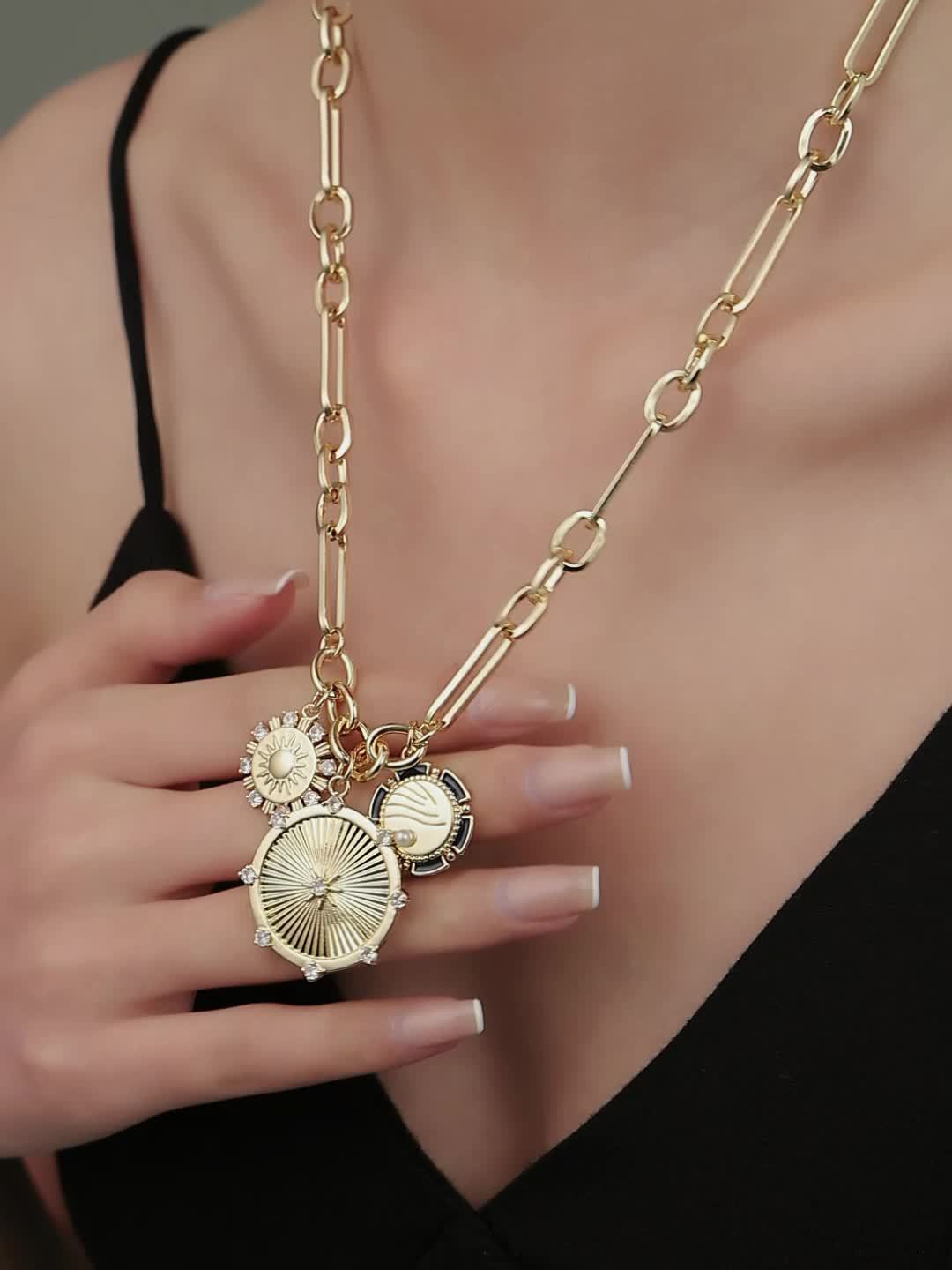 Women's Luxurious Versatile Pendant Necklace, Gift for All Occasions