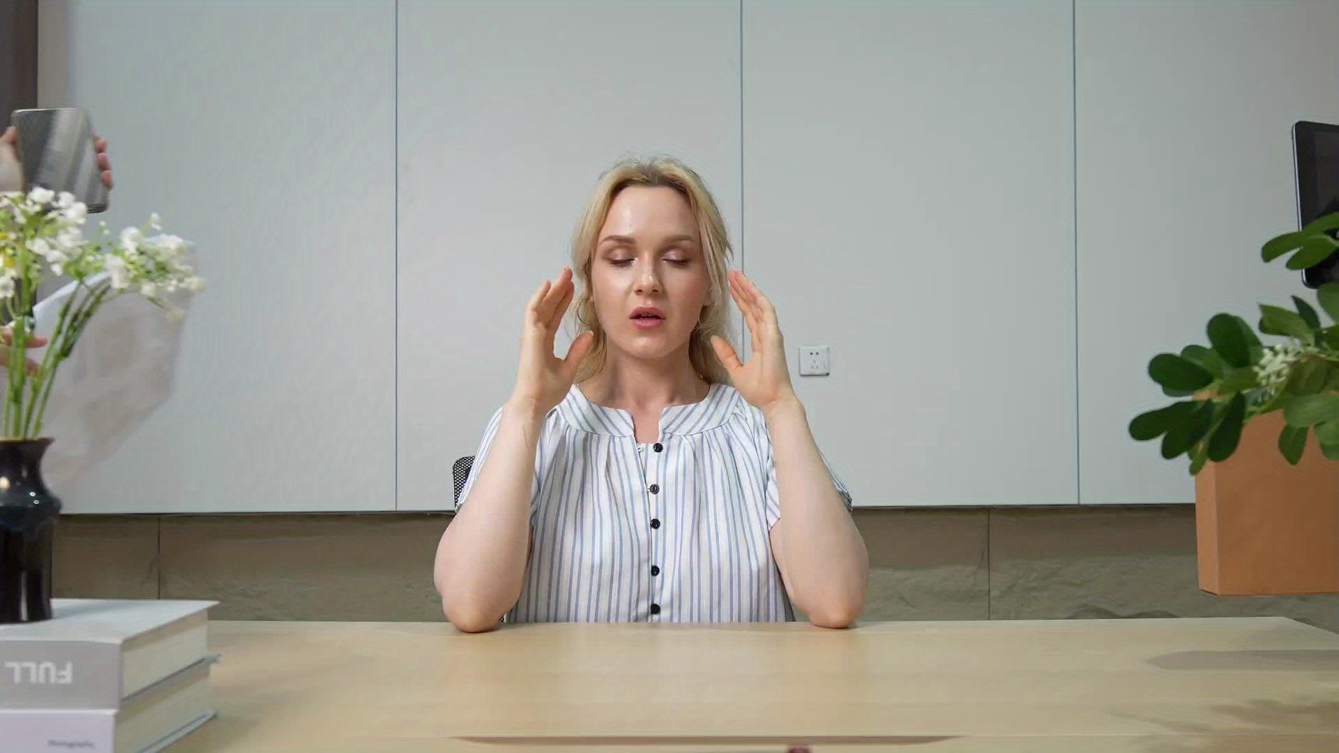 exclusive A Collection of Large Brown Full-Body Heating Massagers Featuring Two Styles of PU Material, Including Devices for The Neck And Feet, a Massage Headrest, a Lumbar Pillow, And a Timer Vibration Function. They Are Designed for Comfort And Durability 9 exclusive A Collection of Large Brown Full-Body Heating Massagers Featuring Two Styles of PU Material, Including Devices for The Neck And Feet, a Massage Headrest, a Lumbar Pillow, And a Timer Vibration Function. They Are Designed for Comfort And Durability - Image 9