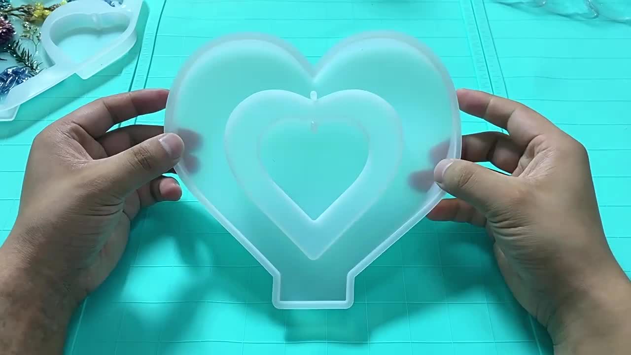 Heiheiup Diy Drop Glue Mould Pixel Heart Shaped Silicone Mould