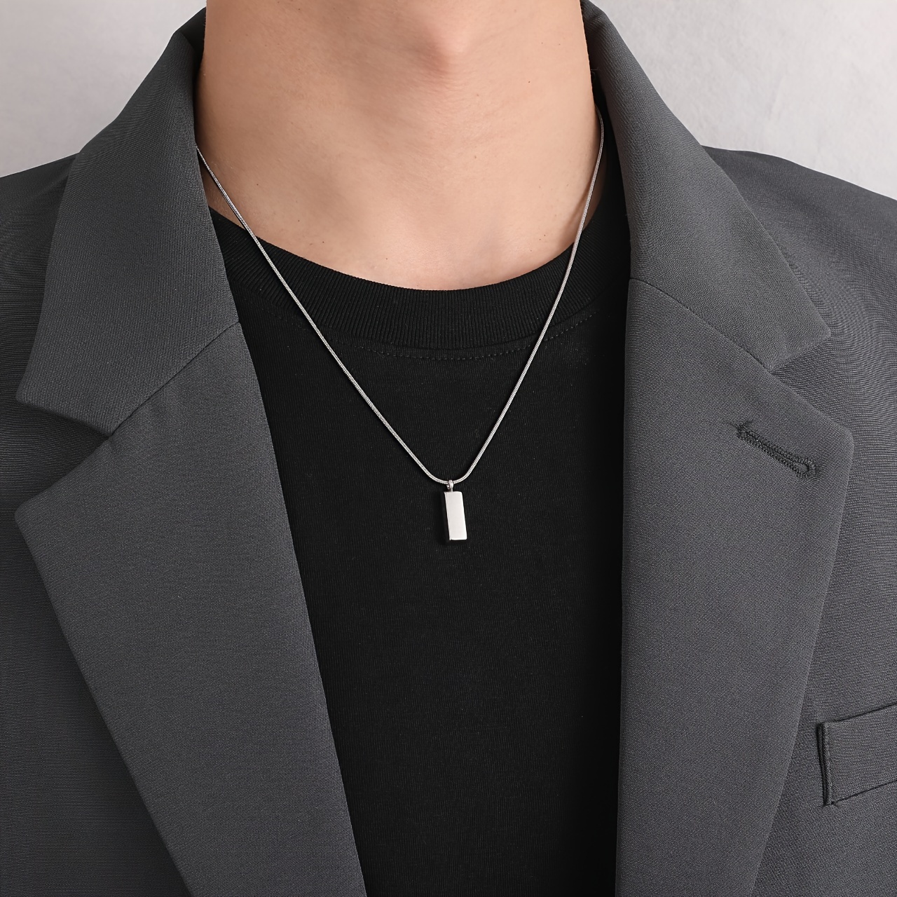 

1pc Stainless Steel Snake Bone Chain Necklace, Titanium Steel Silvery Square Pendant Necklace, Men's And Women's Geometric Clavicle Chain Sweater Chain