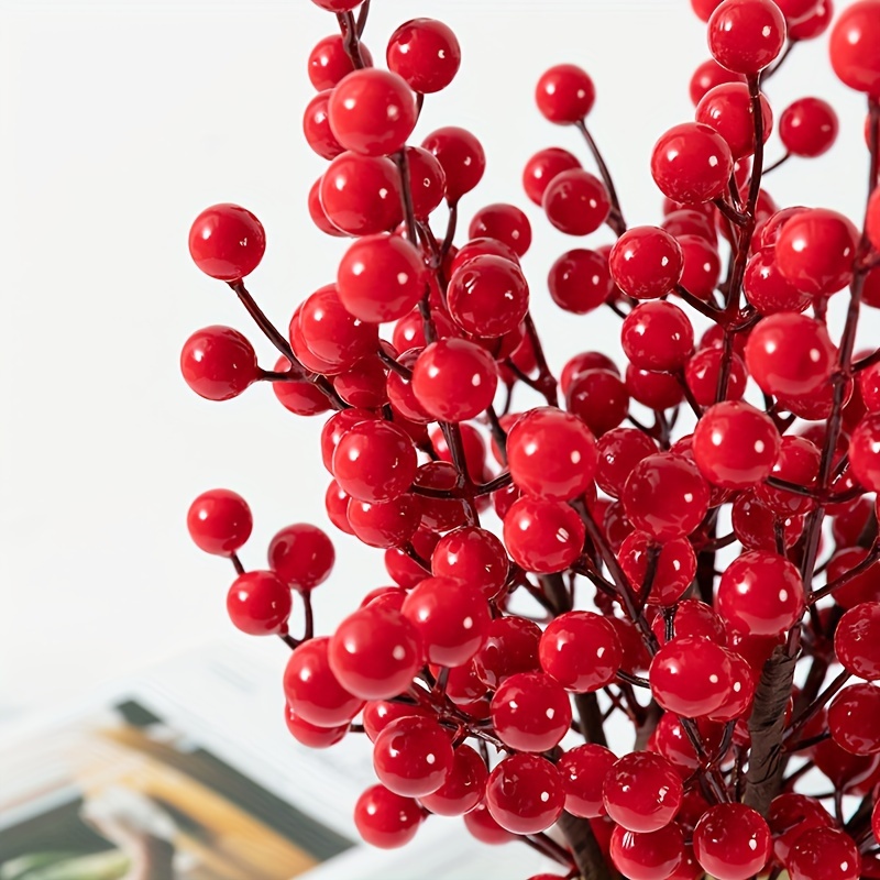 6pcs Artificial Red Berry Stems, Fake Red Berries Christmas Tree Wreaths  Sprigs Crafts Decor, Winter Berry Floral Picks Home Holiday Wedding Party  DIY