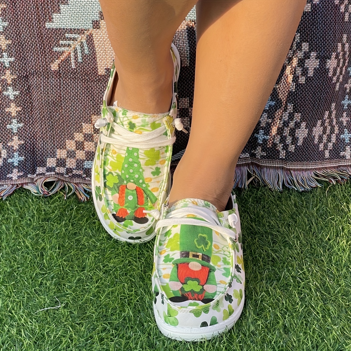Flat Skate Shoes Four Leaf Clover Gnome Pattern Couple Shallow Mouth Casual Shoe