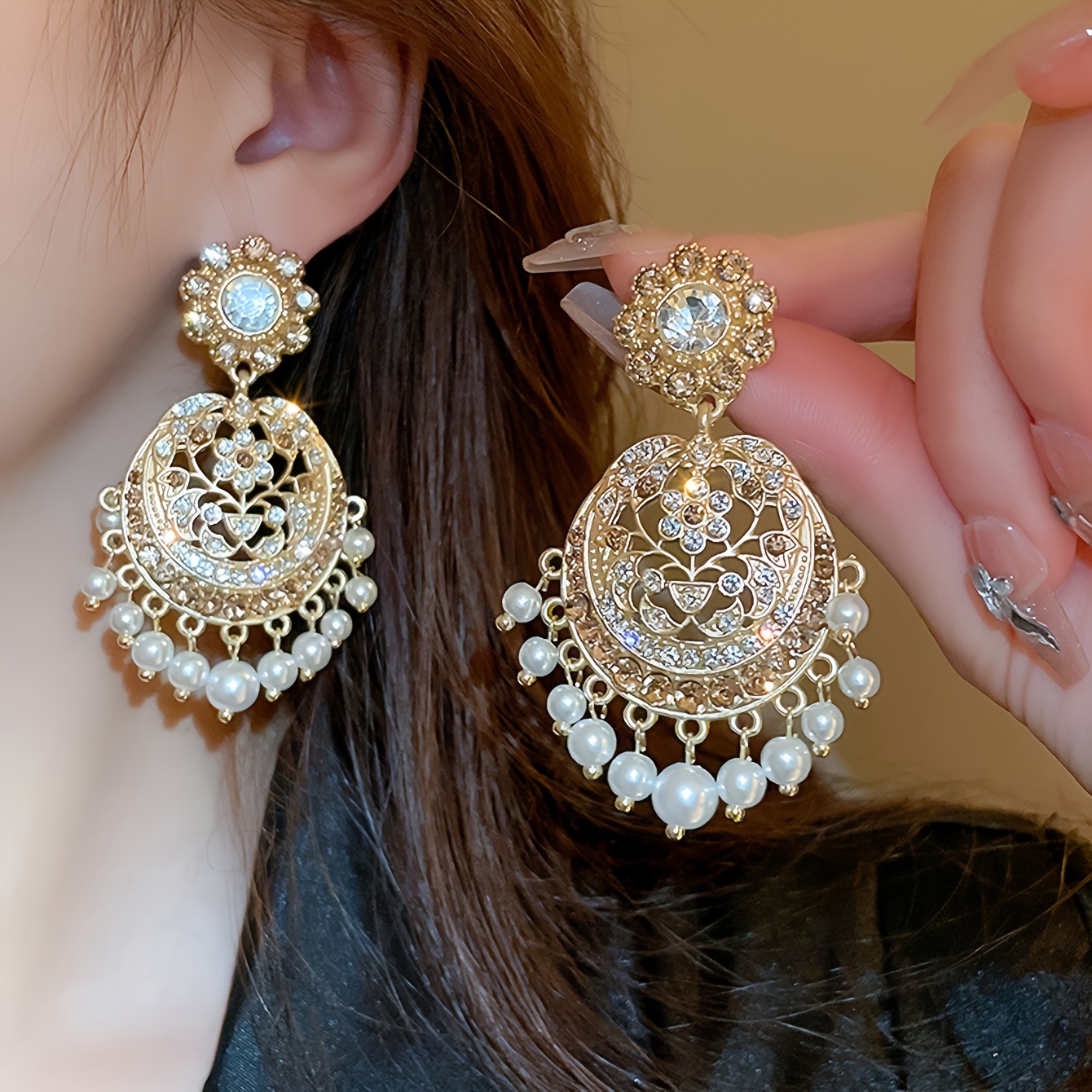 

Creative Hollow Round With Imitation Pearl Tassel Design Dangle Earrings Alloy Jewelry Vintage Luxury Style Female Party Earrings