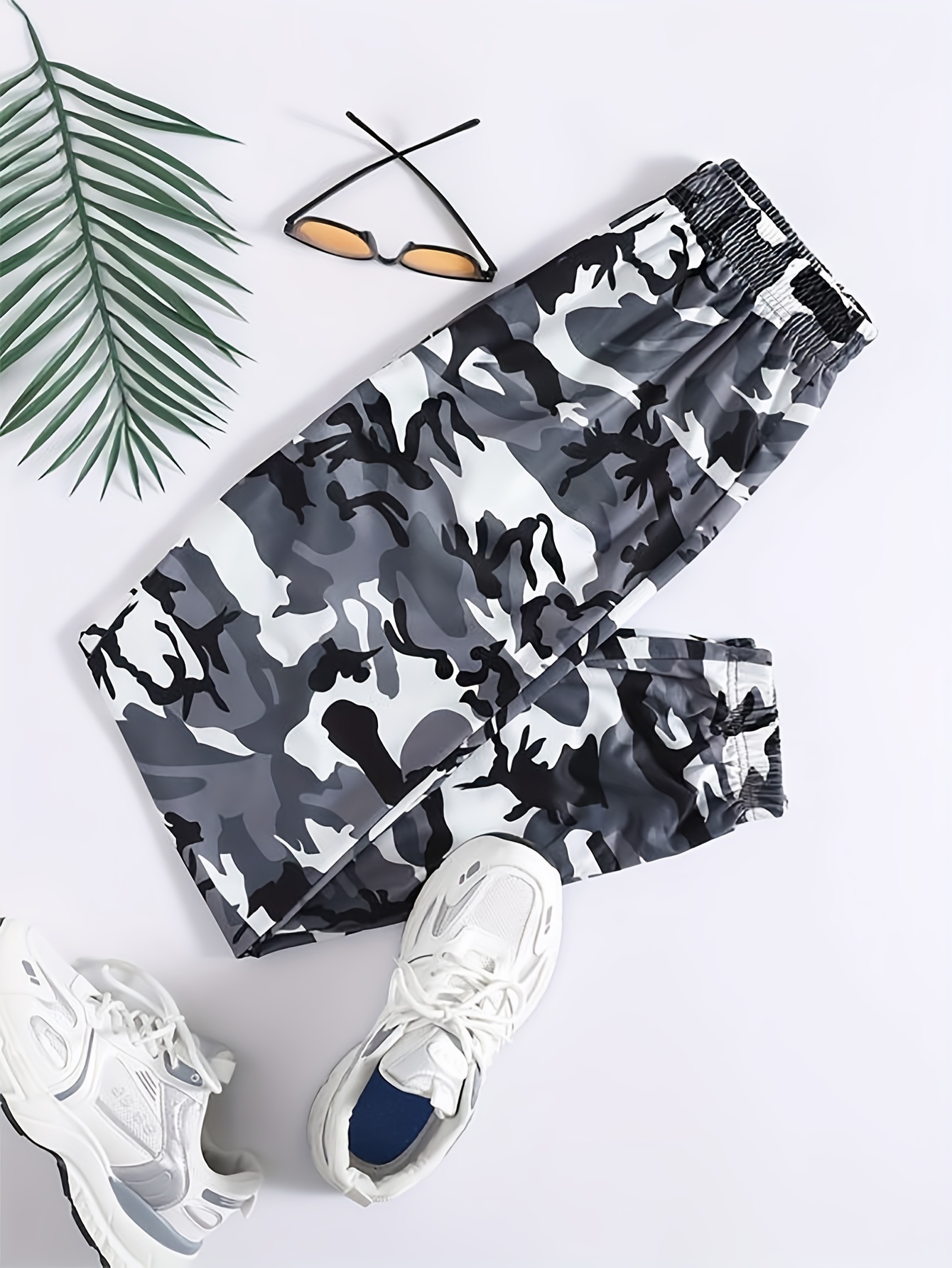 Women's Plus Size Camo Elastic High Rise Jogger Trousers