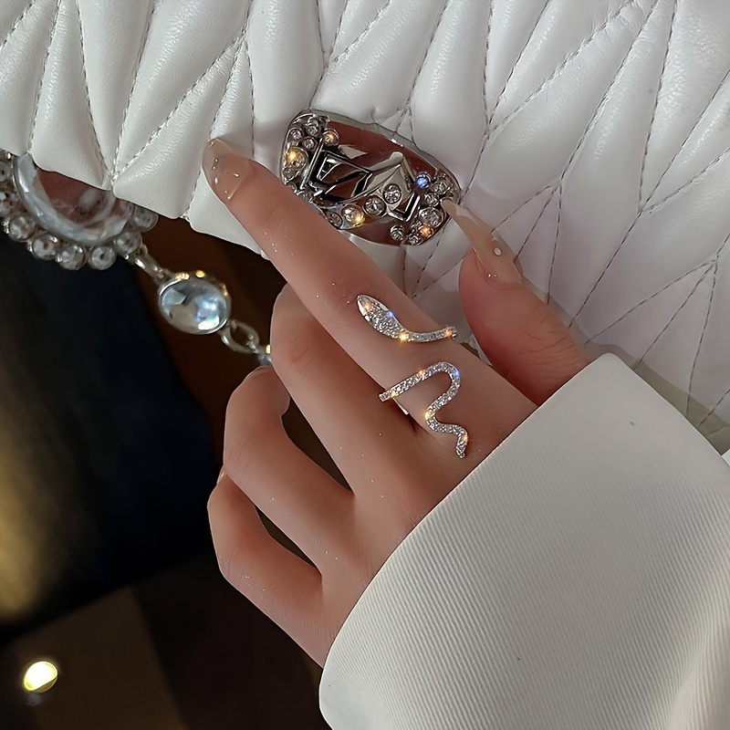 Shimmering Fashion Personality Micro-paved Coiled Snake Ring