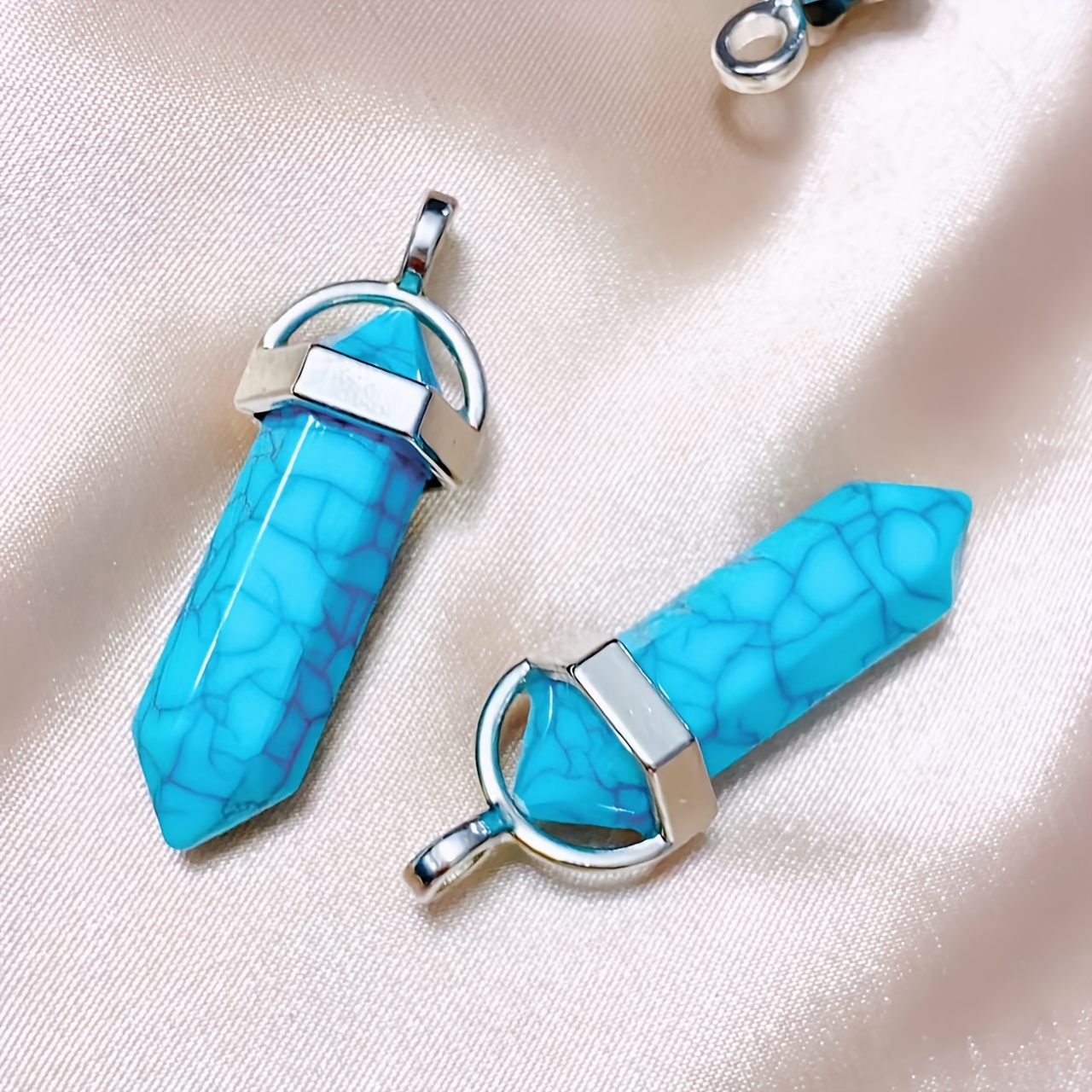 2pcs Turquoise Bullet Shape Pendant Set