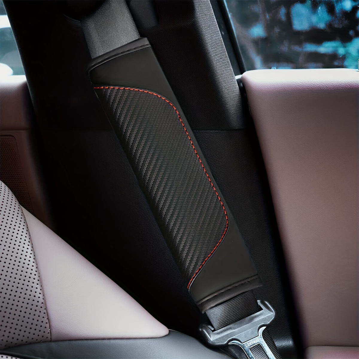 Housse de protection d'épaule de ceinture de sécurité en cuir de voiture en  fibre de carbone pour aider à protéger votre cou et vos épaules (noir  violet, 2 pcs)