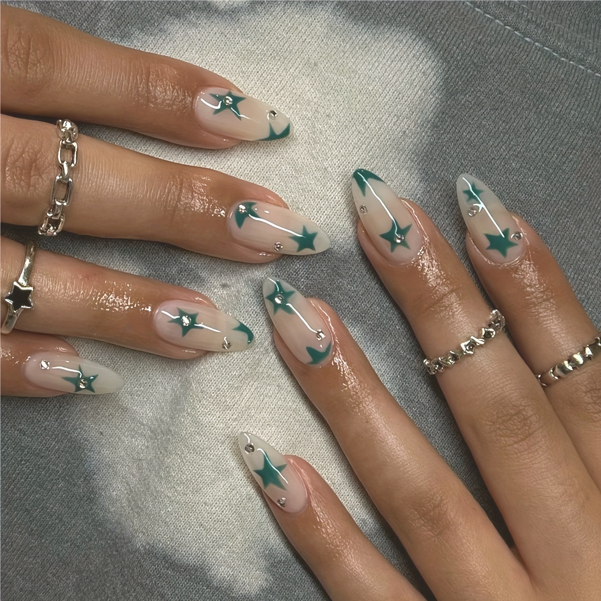 

24pcs Almond Shape Press-on Nails Kit, Elegant Green Star & Faux Diamond Design, White Highlighting, Versatile European Style Fake Nails Set