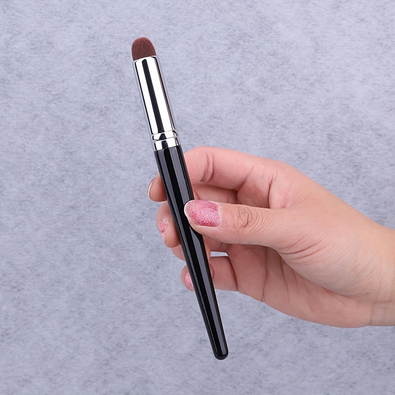 Round Eyeshadow Brush