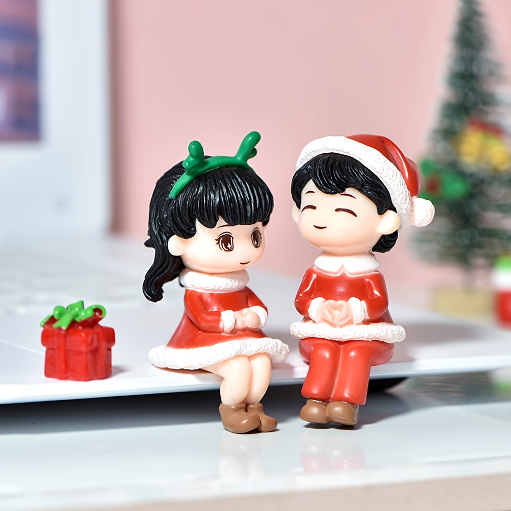 2pcs Christmas Sitting Couple Hand Dolls Micro Landscape DIY Decor