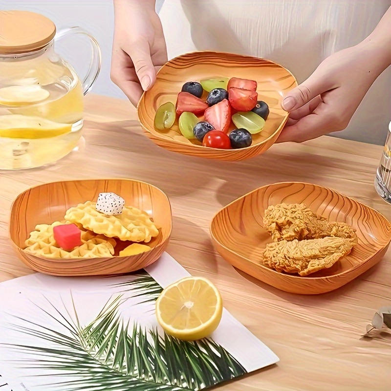 Set of store dinner trays