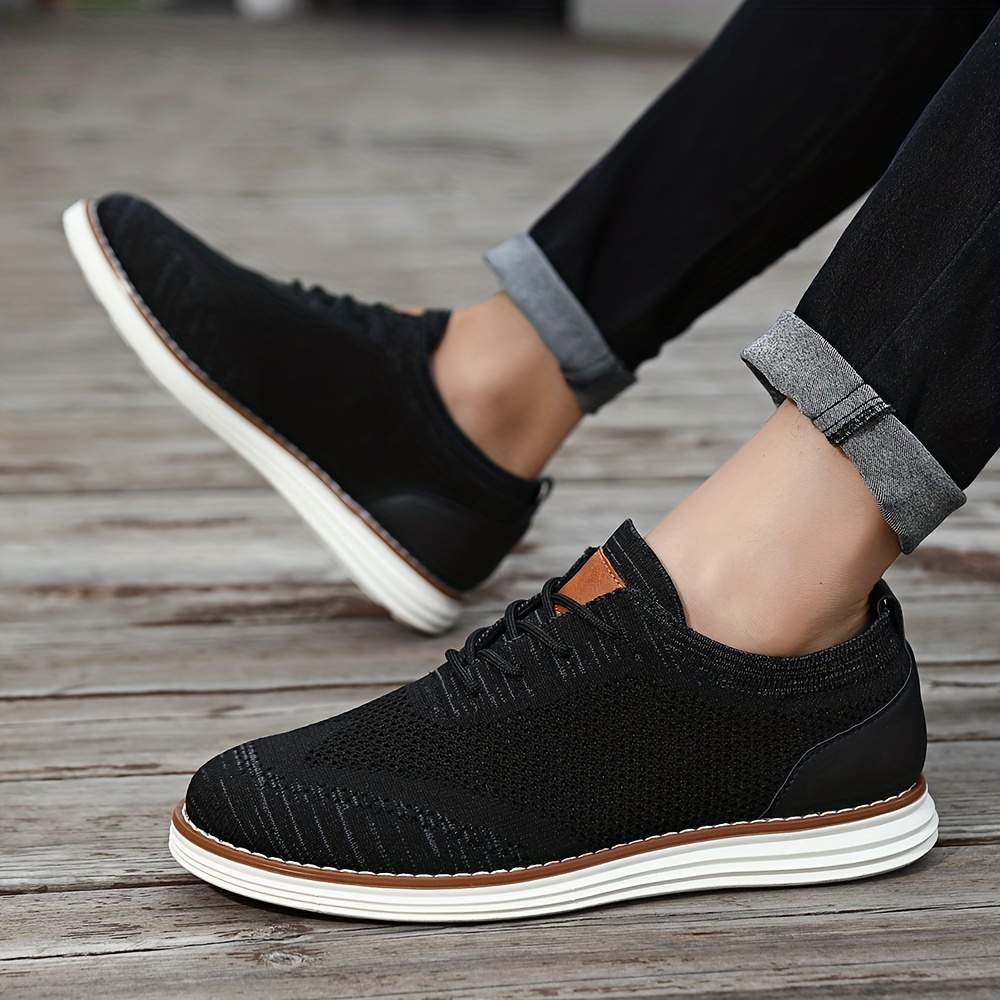 Men's Lightweight Sneakers - Athletic Shoes - Breathable Lace-ups