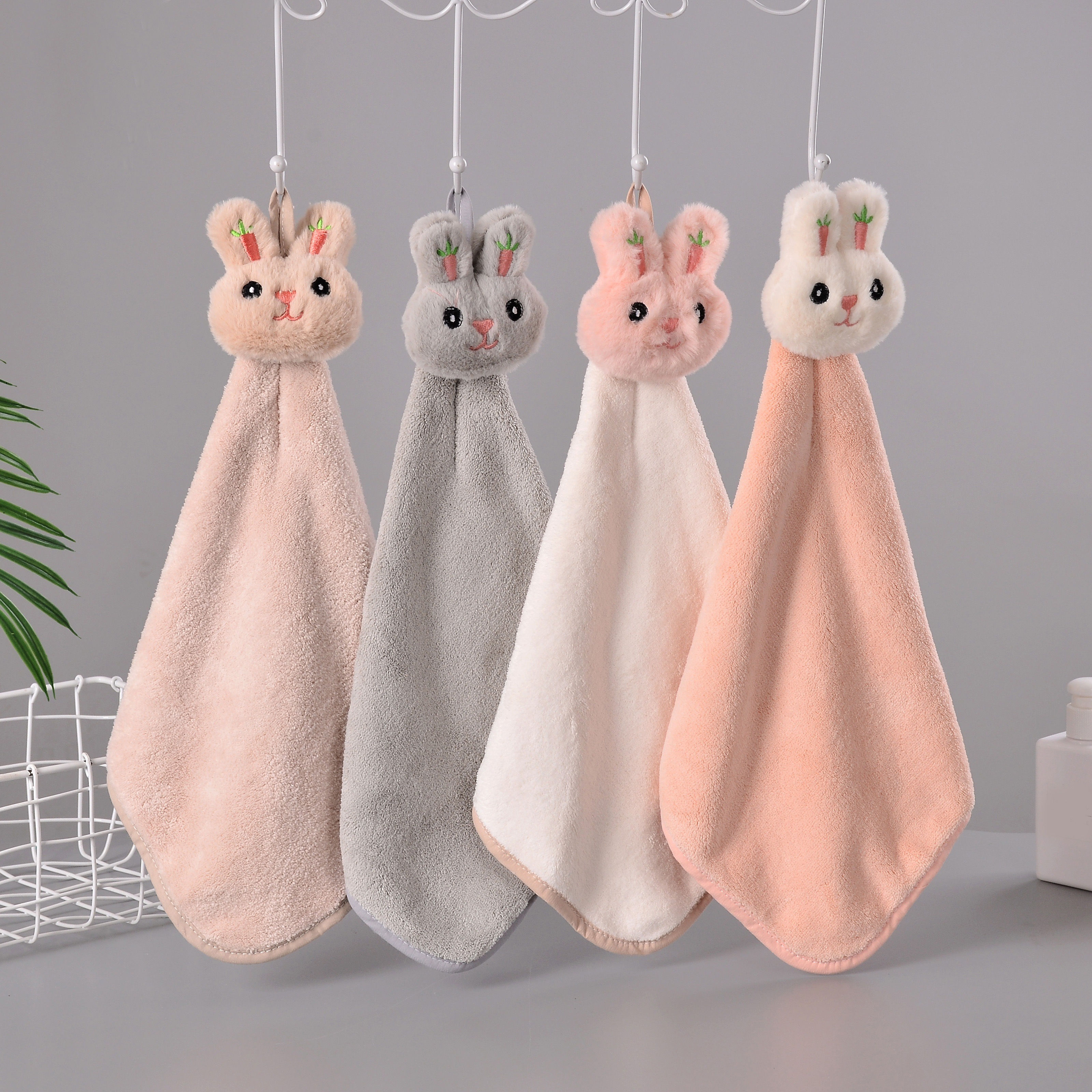 

1pc Cute Rabbit Design Fingertip Towel, Hanging Towel For Wiping Hands, Soft Microfiber Fingertip Towel, Absorbent Soft Towel With Hanging Loop For Bathroom, Bathroom Supplies