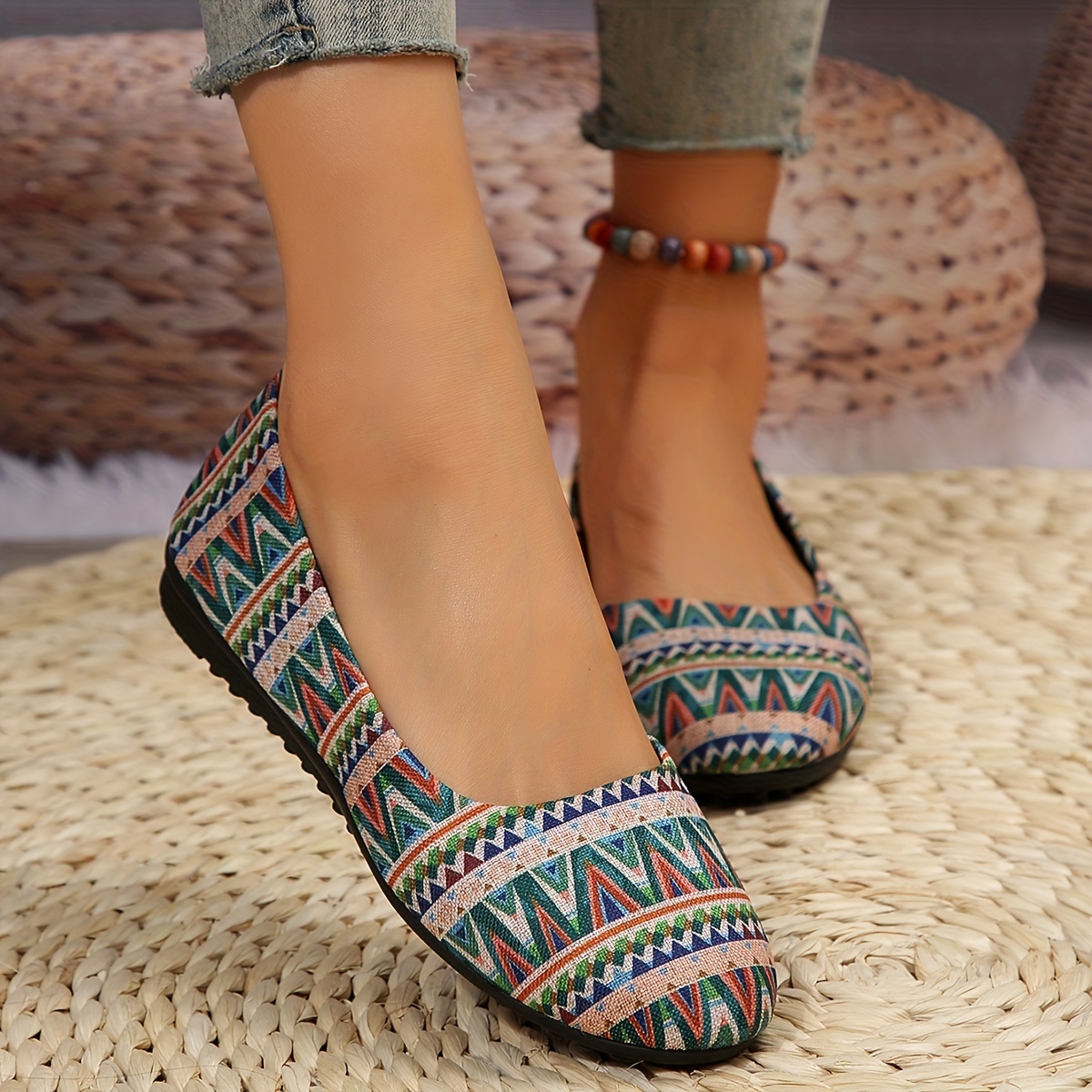 Women's Geometric Pattern Flat Shoes Slip On Closed Toe Comfortable Lightweight
